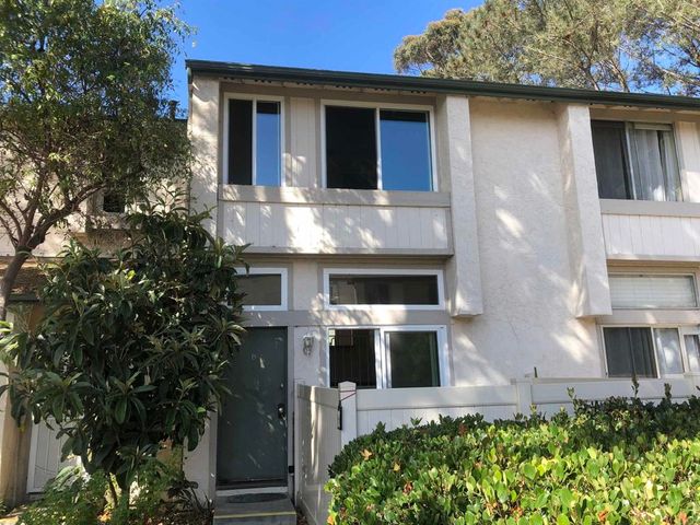 $885,000 | 3163 Evening Way, Unit B | La Jolla Village