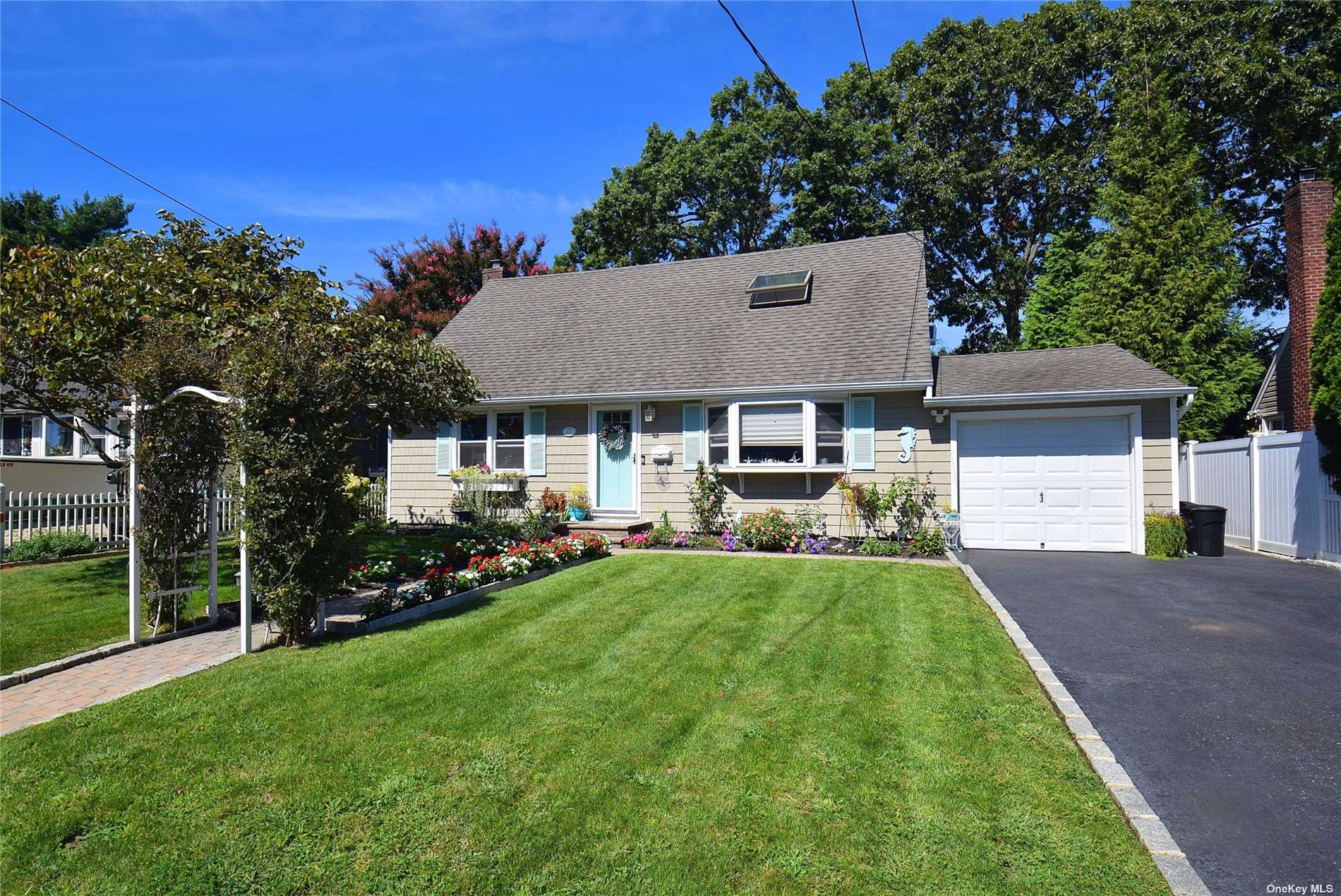 Front Lawn/Side View House