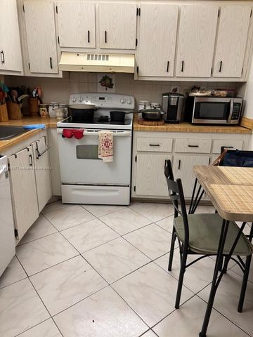 $185,000 | 1830 Southwest 81st Avenue, Unit 4310 | Courtyards of Broward Condominiums