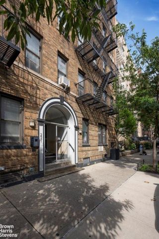 $2,500 | 221 East 76th Street, Unit 3G | Lenox Hill