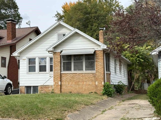 $74,000 | 1327 East Nebraska Avenue | Glen Oak Park