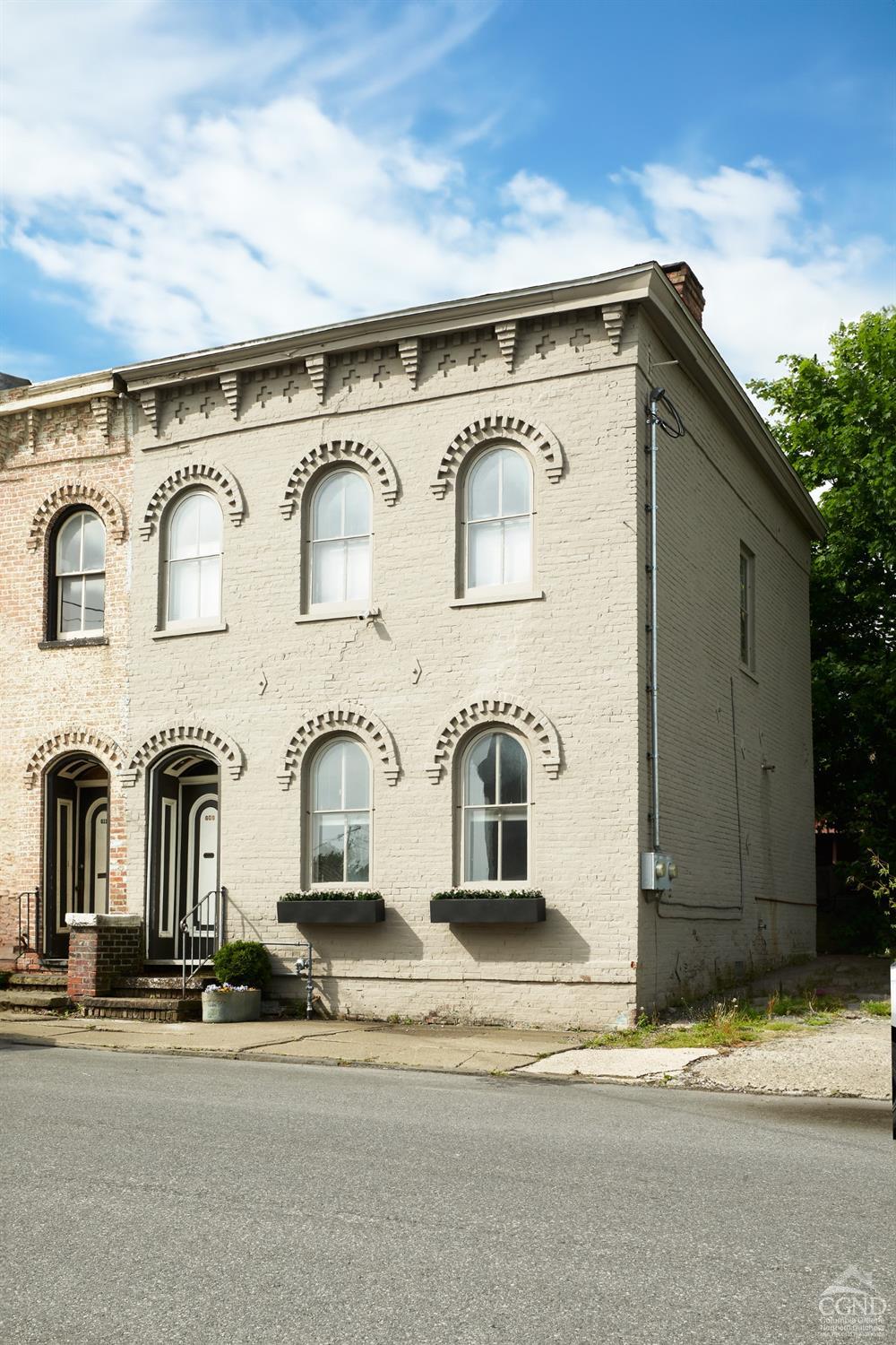 a view of a white building