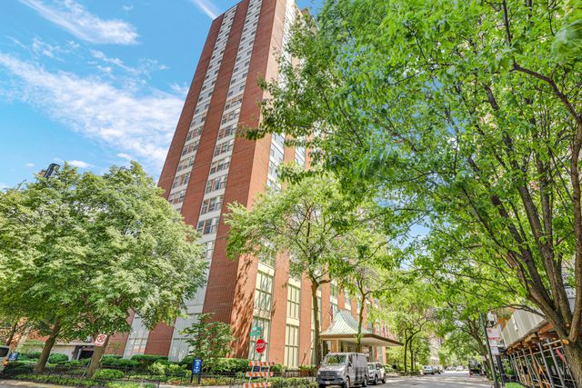 $384,900 | 1325 North State Parkway, Unit 17C | Ambassador House