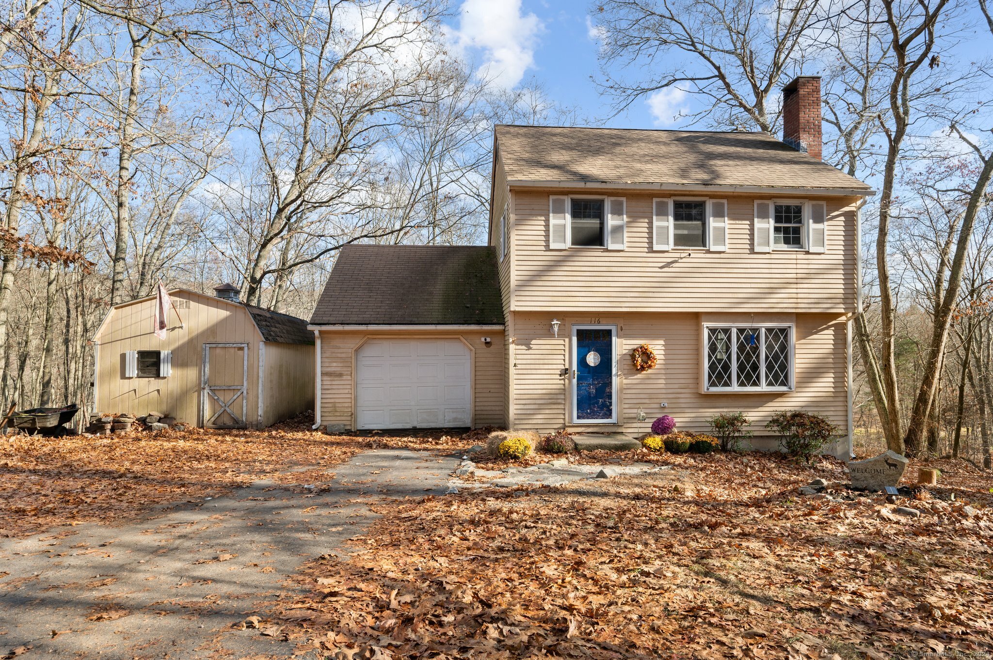 a front view of house with yard