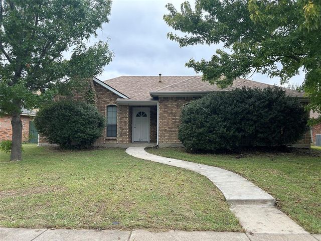 $1,900 | 3125 Tina Street | Sachse