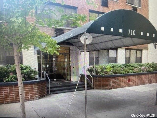 $649,000 | 310 East 49th Street, Unit 12D | Midtown East