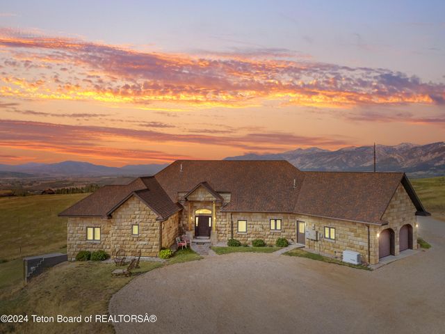 $6,700,000 | 2220 Aspen Hollow Road