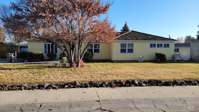 $425,000 | 1410 10th Avenue South | Old Nampa