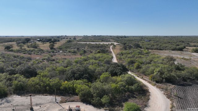 $860,000 | 171-acres Highway 80