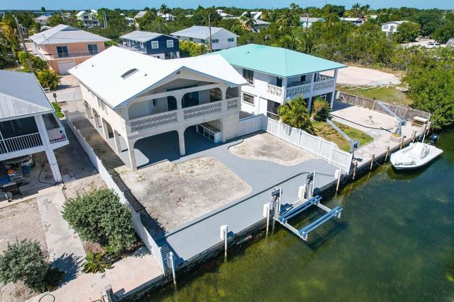 $1,149,000 | 3667 South Seas Street | Port Pine Heights