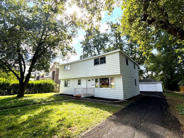 $329,900 | 741 West Kenilworth Avenue | Palatine