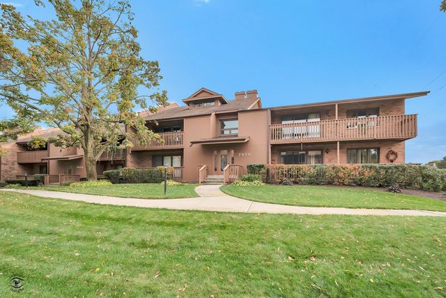 $338,500 | 7970 Garfield Avenue, Unit 202 | Burr Ridge