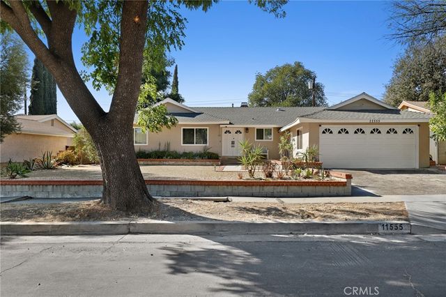 $1,035,000 | 11555 Collett Avenue | Granada Hills