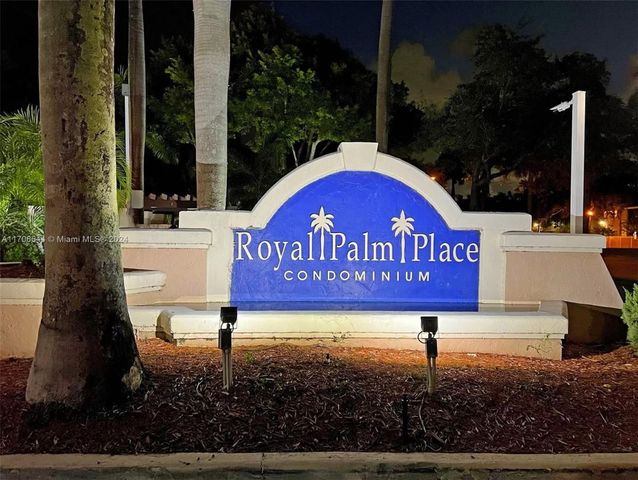 $320,000 | 10421 Southwest 157th Place, Unit 206 | The Hammocks