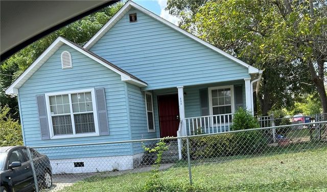 $97,900 | 896 Bowman Street | Fort Hill Historic District