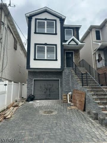 $899,000 | 208 Atlantic Street | Peterstown