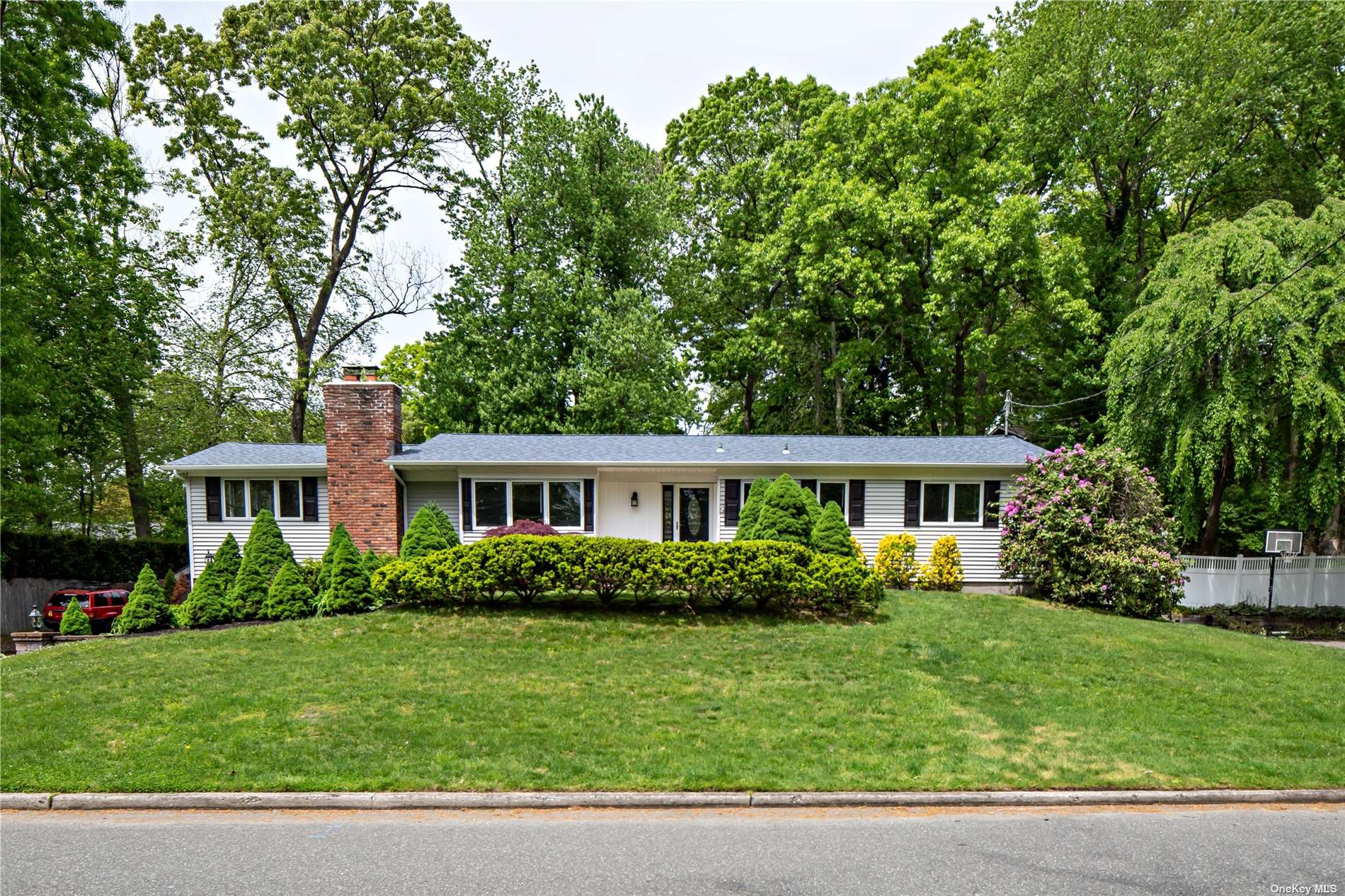 a view of outdoor space yard and front view of a house