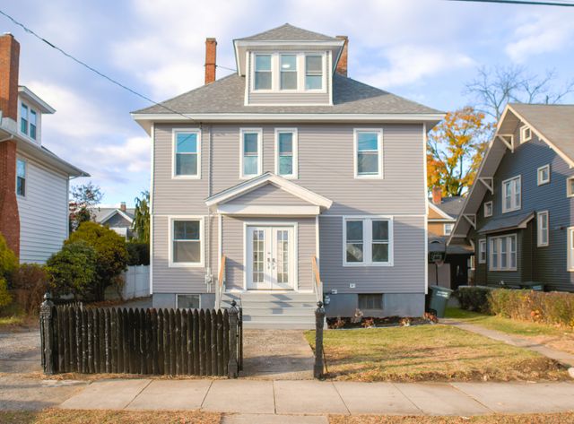 $629,900 | 44 Wentworth Street | Bridgeport North End