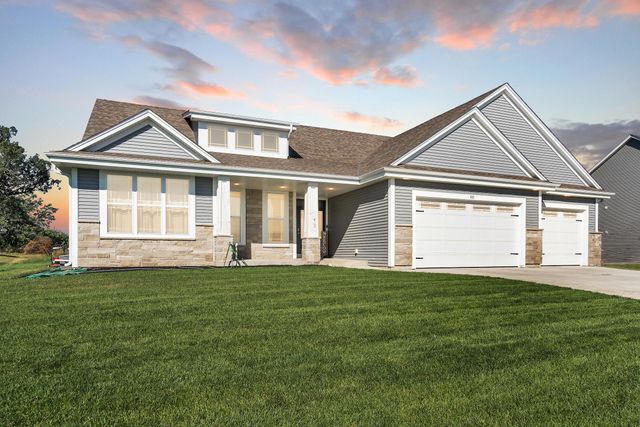 $620,000 | 801 Brockway Drive | Mukwonago