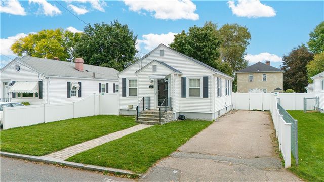 $379,900 | 88 Mink Road | Elmhurst