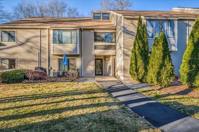 $210,000 | 4 Thayer Pond Drive, Unit 24 | Oxford