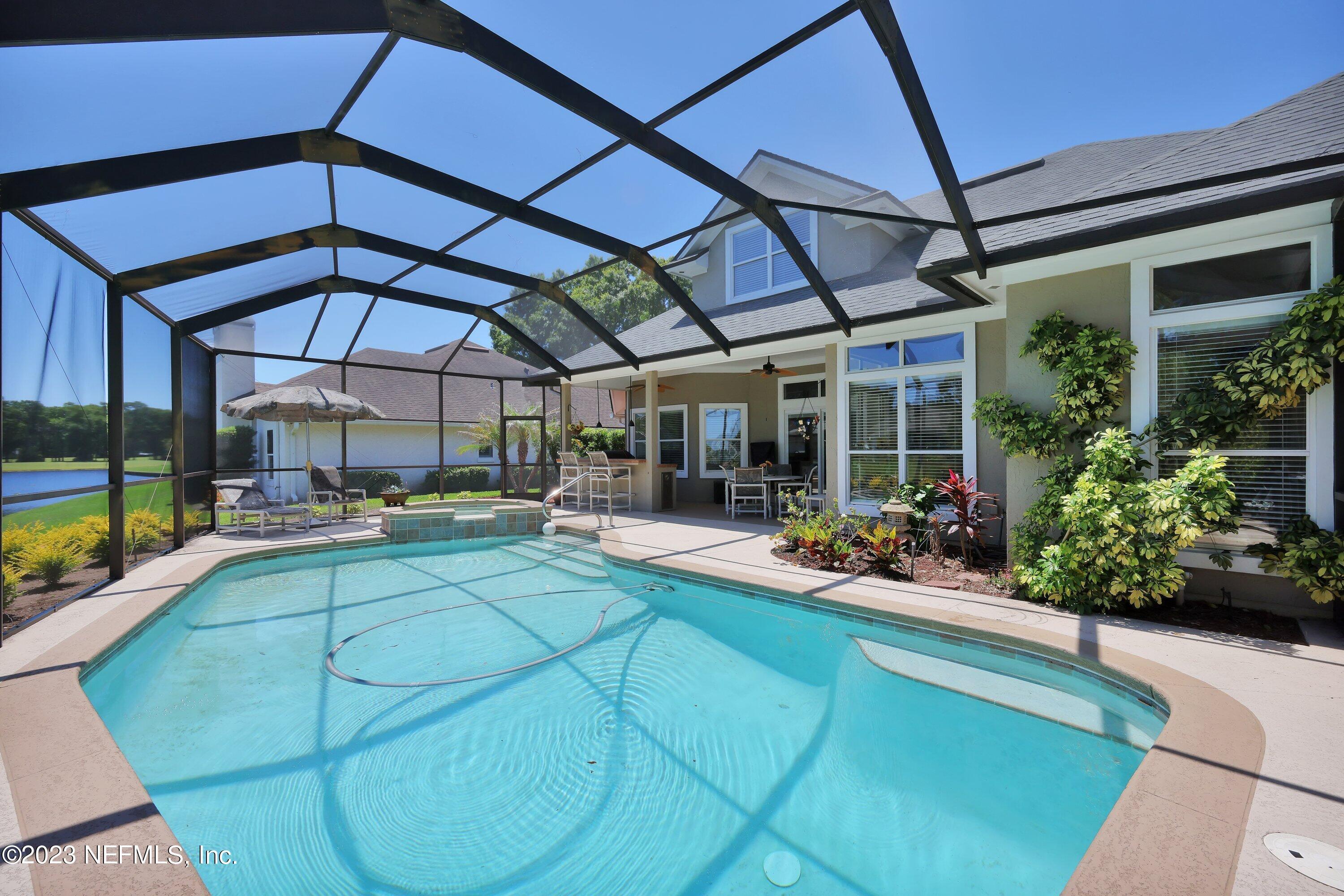 Sparkling Screened In Pool