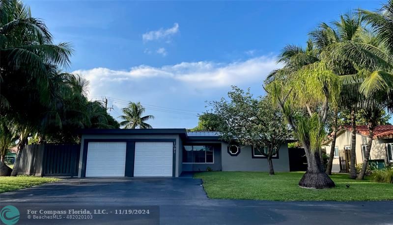 Great Driveway & Lush Curbappeal