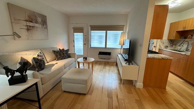 $2,300 | 640 Pennsylvania Avenue, Unit 14 | Flamingo-Lummus