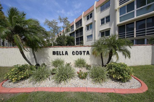 $359,000 | 270 Santa Maria Street, Unit 201 | Downtown Venice