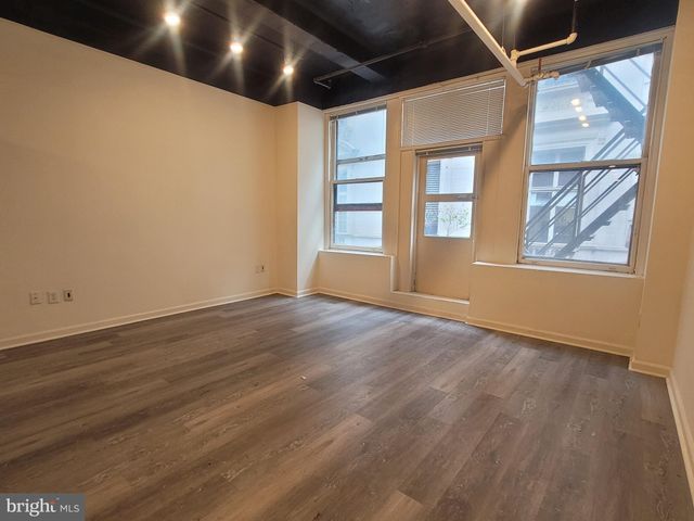 $1,695 | 1427 Walnut Street, Unit 3R | Avenue of the Arts South