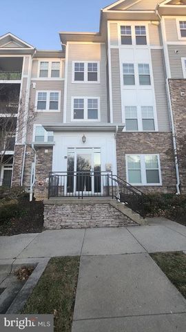 $2,100 | 1311 Karen Boulevard, Unit 406 | Walker Mill