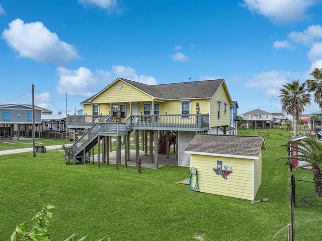 $499,000 | 906 Meynig Drive | Crystal Beach