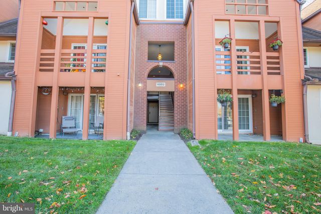 $1,700 | 4952 Columbia Road, Unit 3 20 | Fairway Hills