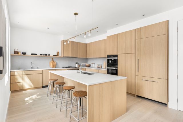 $4,250,000 | 415 Degraw Street, Unit TWO | Boerum Hill