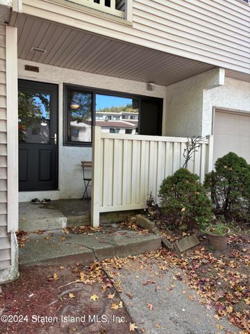 $270,000 | 120 Surfside Plaza | Tottenville