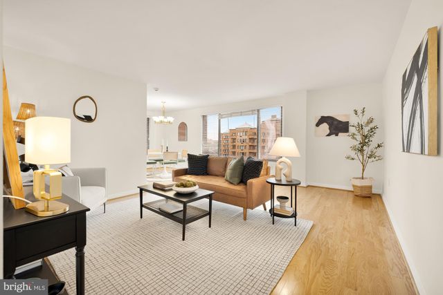 $575,000 | 2501 Calvert Street Northwest, Unit 801 | Woodley Park