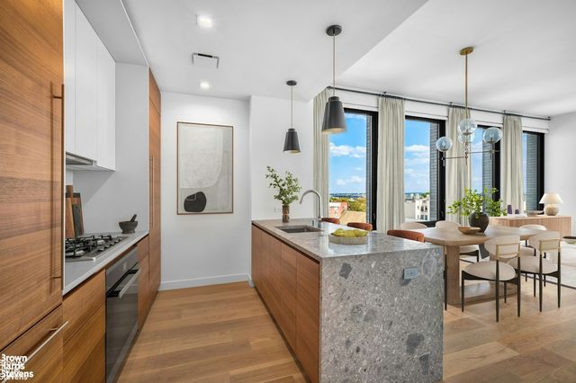 $1,495,000 | 21-21 31st Street, Unit 5A | Astoria