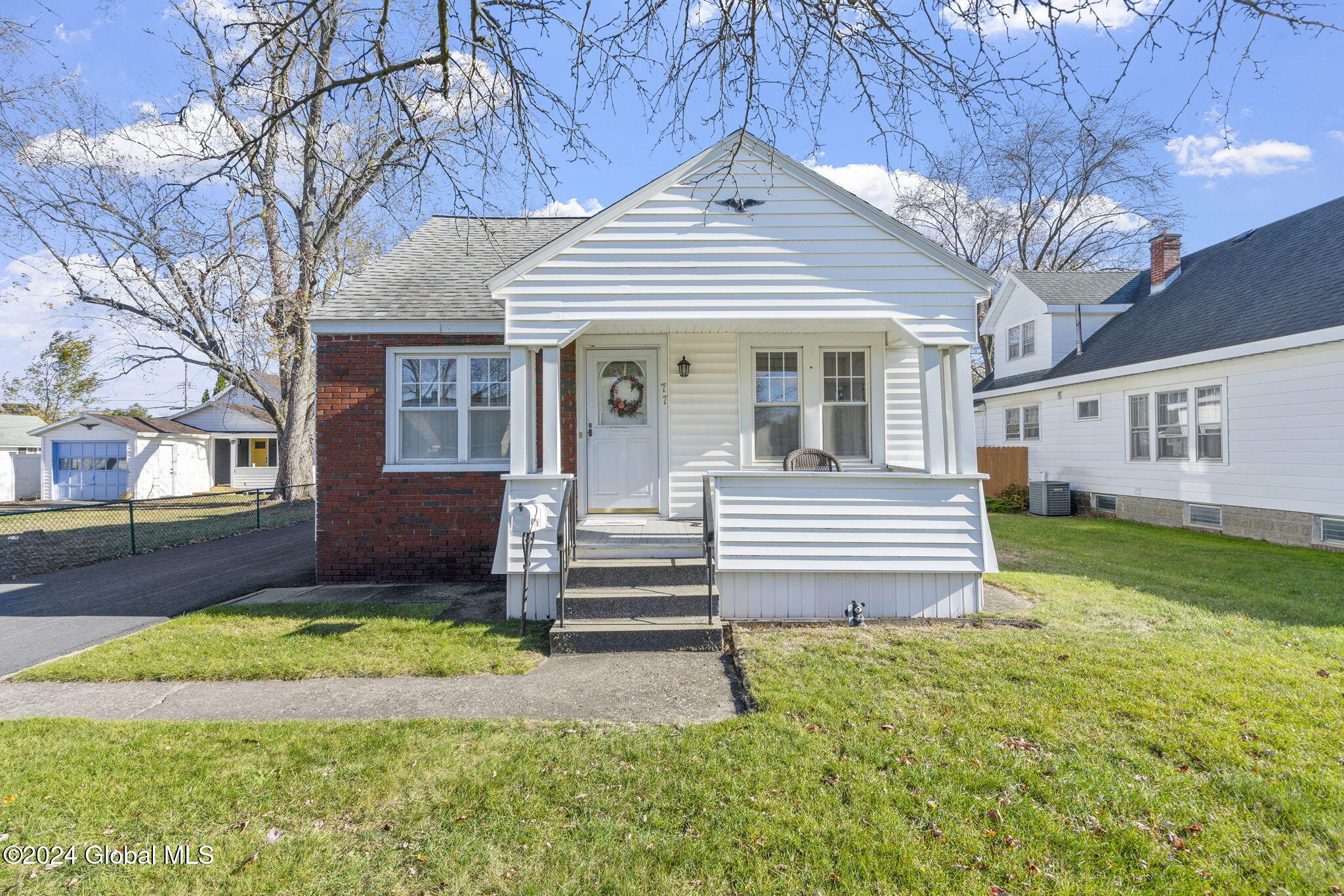 49-web-or-mls-77-oakdale-ave