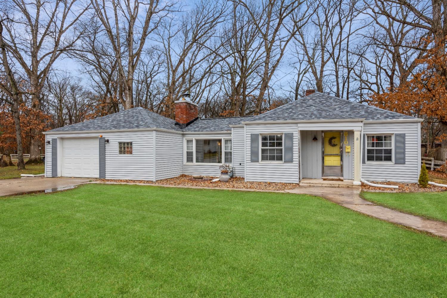 810 South Ash Street, Hobart, IN 46342 | Compass