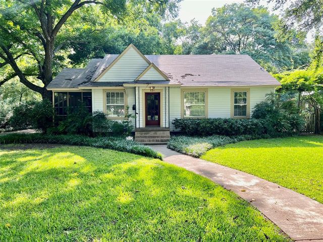 $2,200 | 531 South Dallas Avenue | Lancaster Historic District