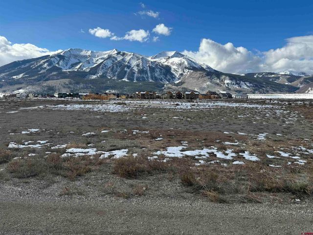 $695,000 | 136 North Avion Drive | Crested Butte Area