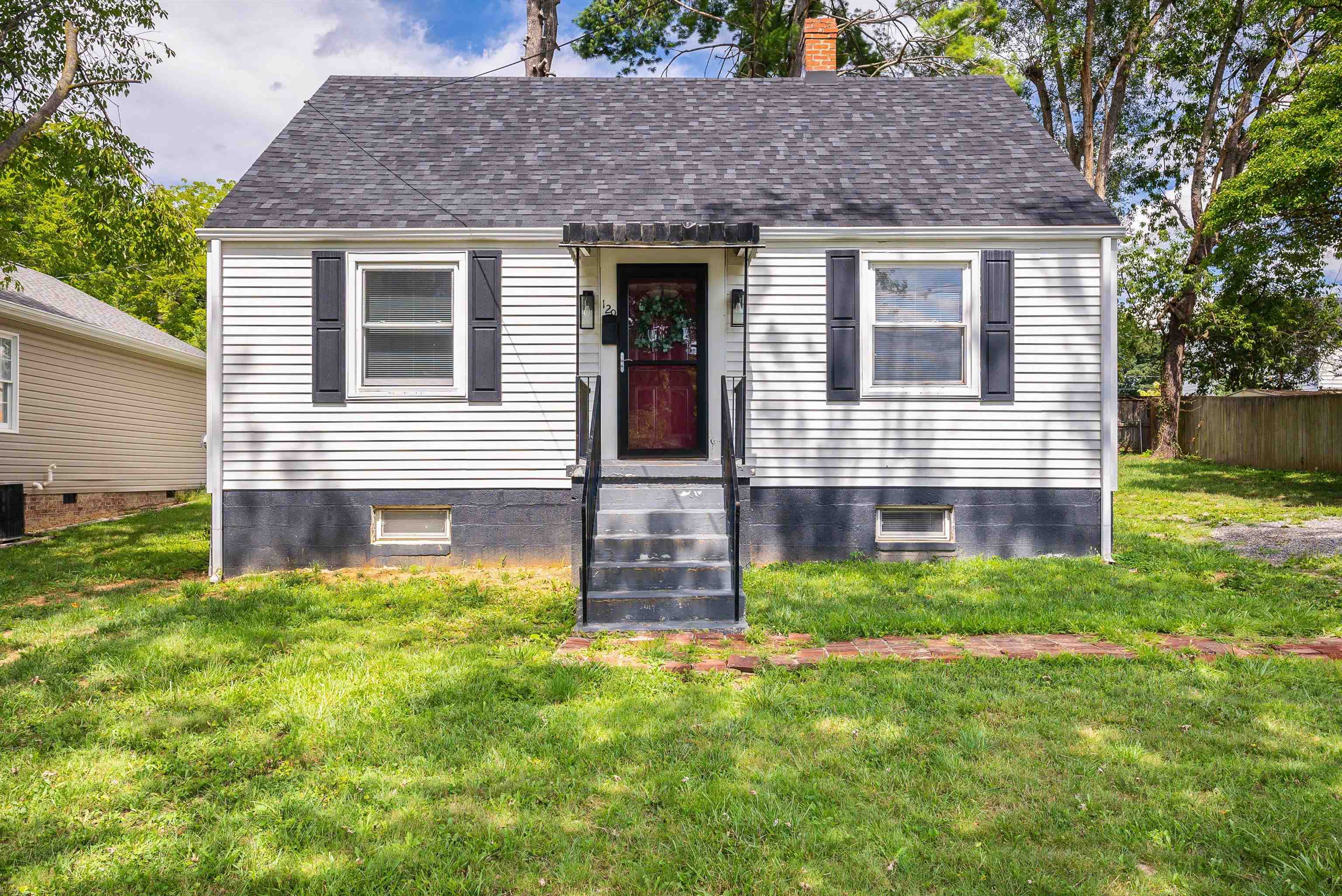 a front view of house with yard