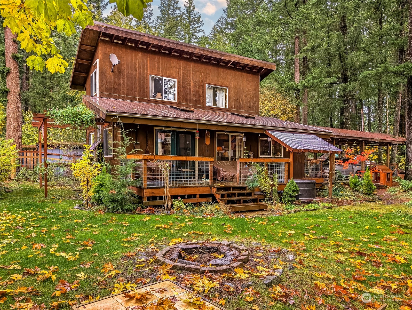 a view of house with yard