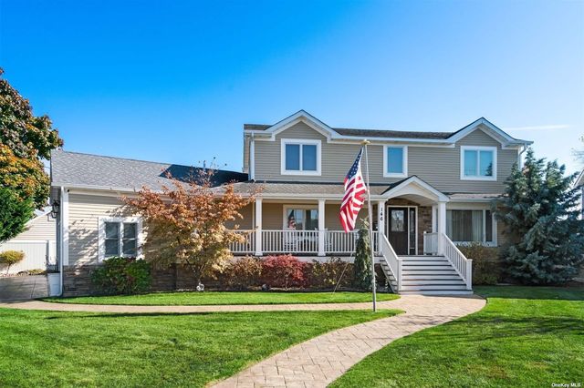 $1,499,500 | 146 East Shore Drive | East Massapequa