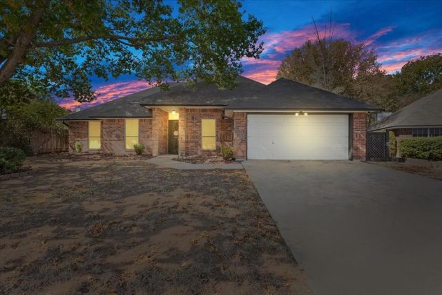 $299,900 | 402 Diana Lane | Silver Creek Estates