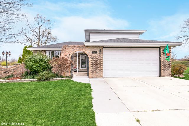 $379,000 | 1042 Catalpa Court | Beecher