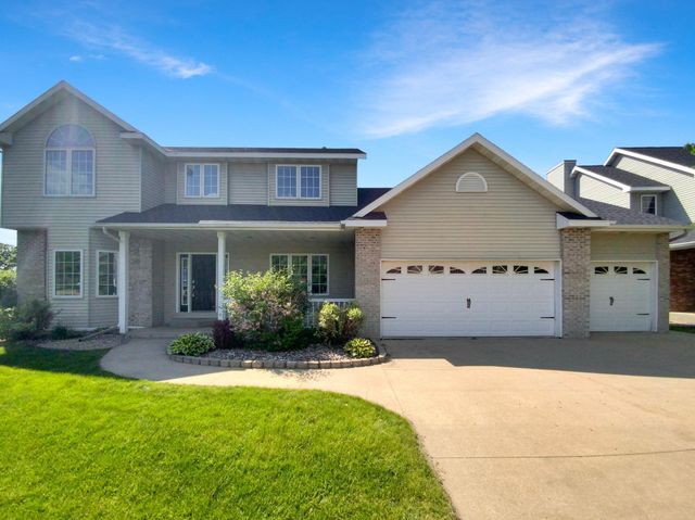 $540,000 | 2021 Century Hills Drive Northeast | Century Hills