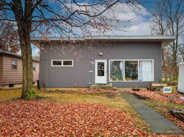 $205,000 | 2925 Cambridge Boulevard | Lincoln Park