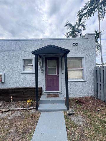 $1,300 | 25 Southwest 10th Street, Unit 110 | Dania Beach