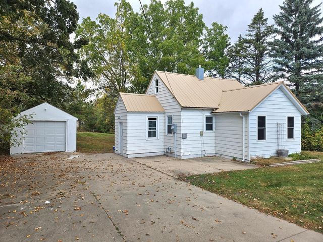 $179,900 | 1008 Meadowlark Drive Southwest | La Grand Township - Douglas County